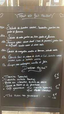L’ardoise du comptoir avec les desserts du jour
